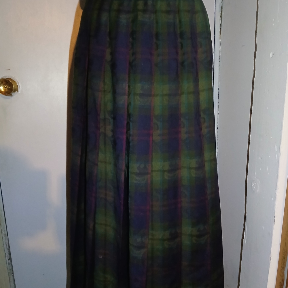 Elegant Plaid Maxi Skirt in Green and Purple